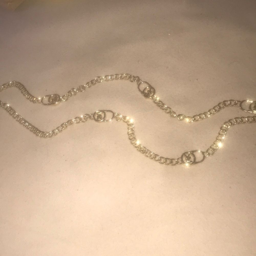 Micheal Kors gold chain belt - Picture 2 of 2